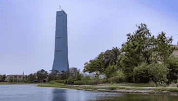 مركز دبي للسلع المتعددة يعلن الانتهاء من أعمال تركيب واجهات برج أبتاون تاور